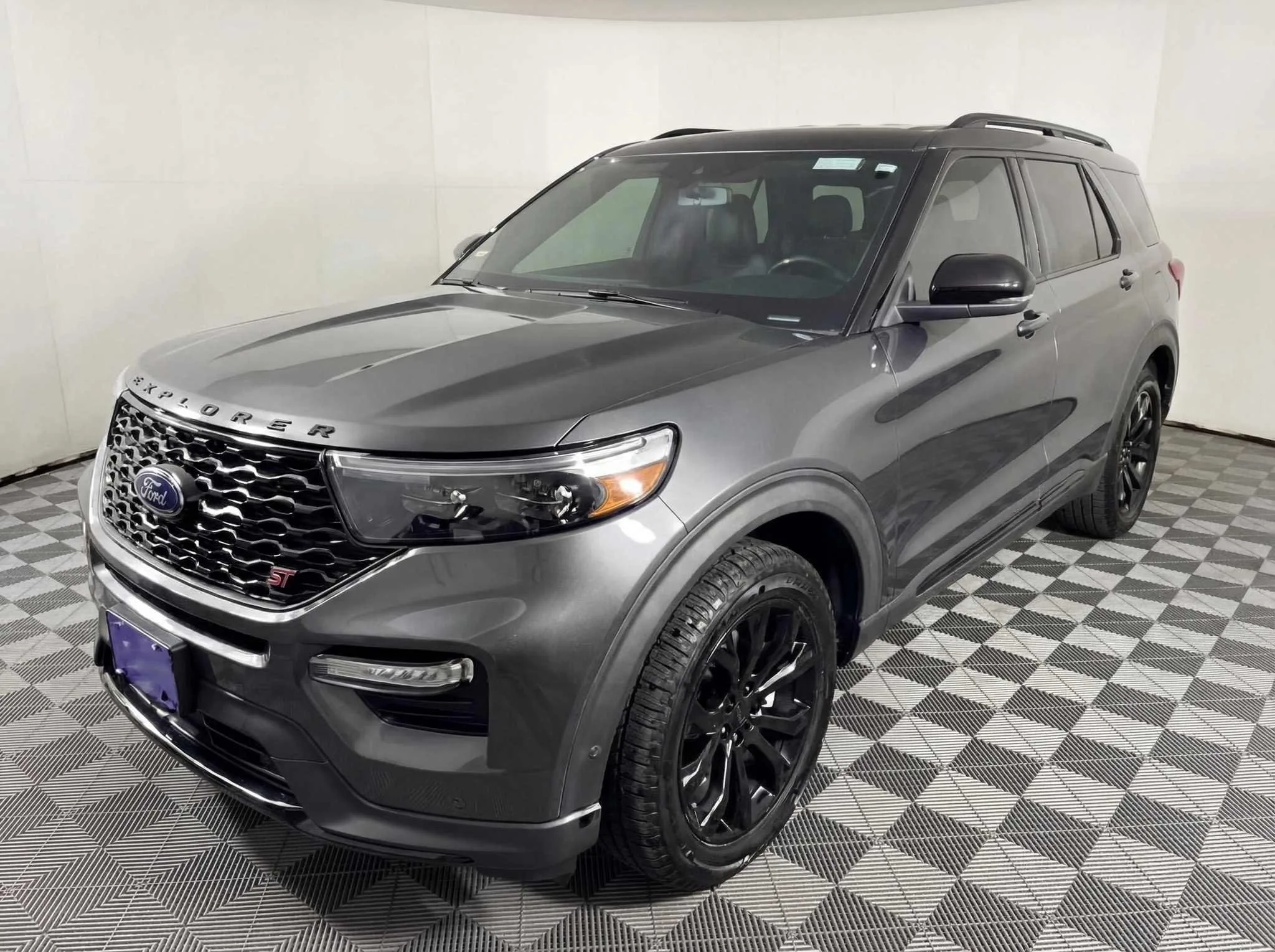 2020 Ford Explorer ST — photo 1