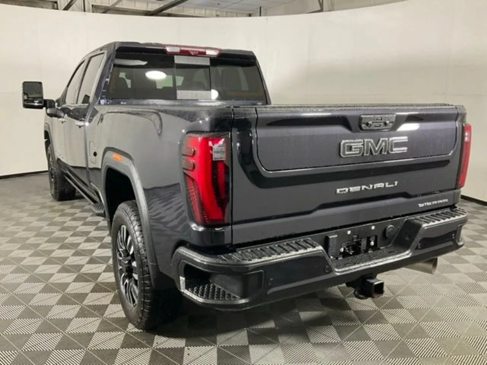 2024 GMC Sierra 2500HD Denali Ultimate — thumbnail 3
