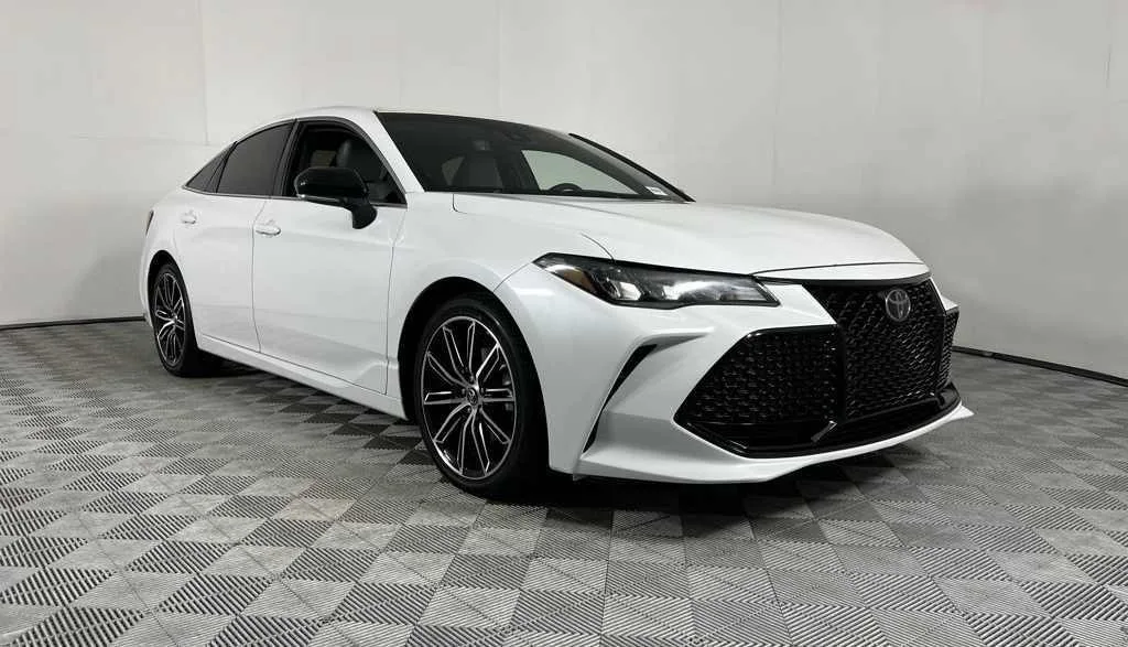 2020 Toyota Avalon XSE — thumbnail 2