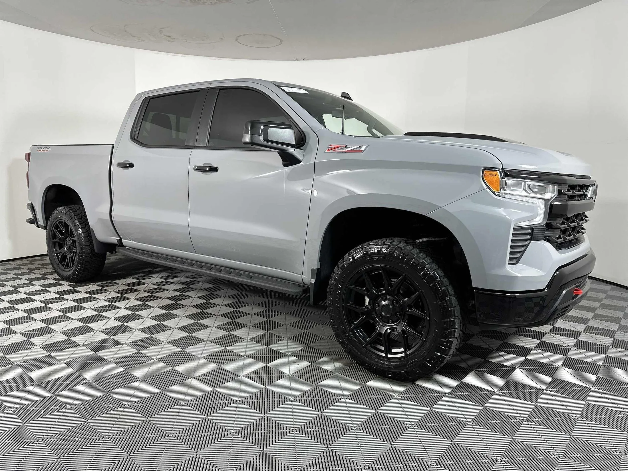 2024 Chevrolet Silverado 1500 LT Trail Boss — thumbnail 2