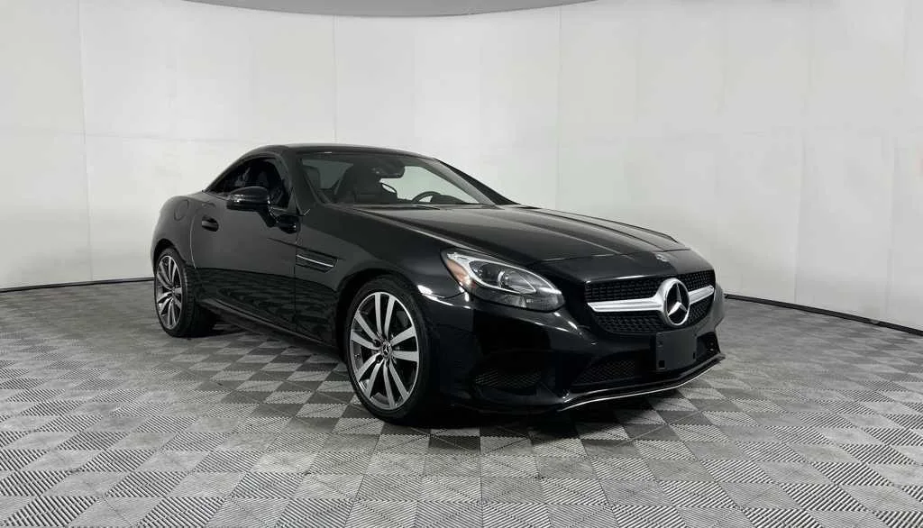 2018 Mercedes-Benz SLC 300 — thumbnail 2