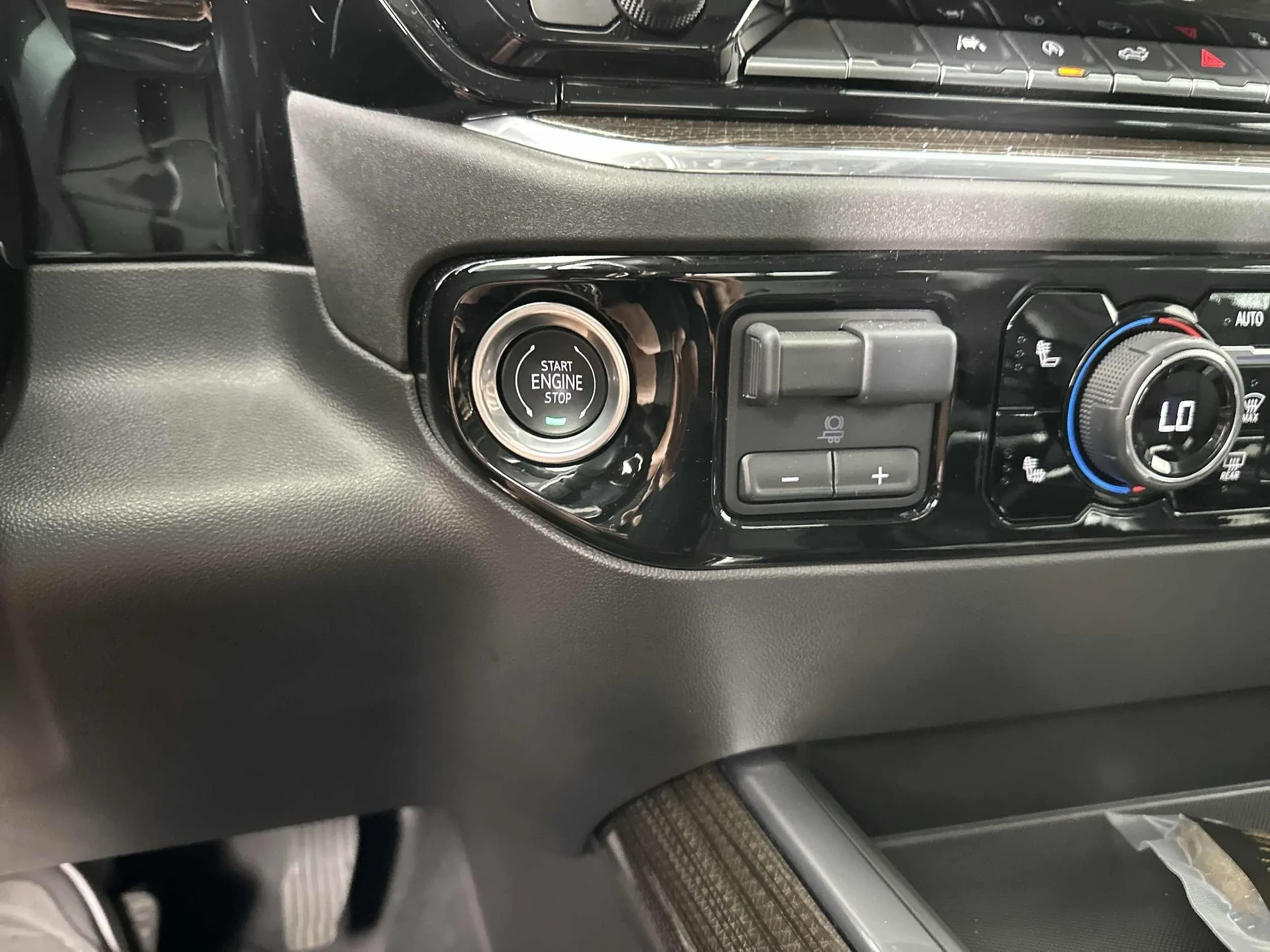 2024 Chevrolet Silverado 1500 LT Trail Boss — thumbnail 11