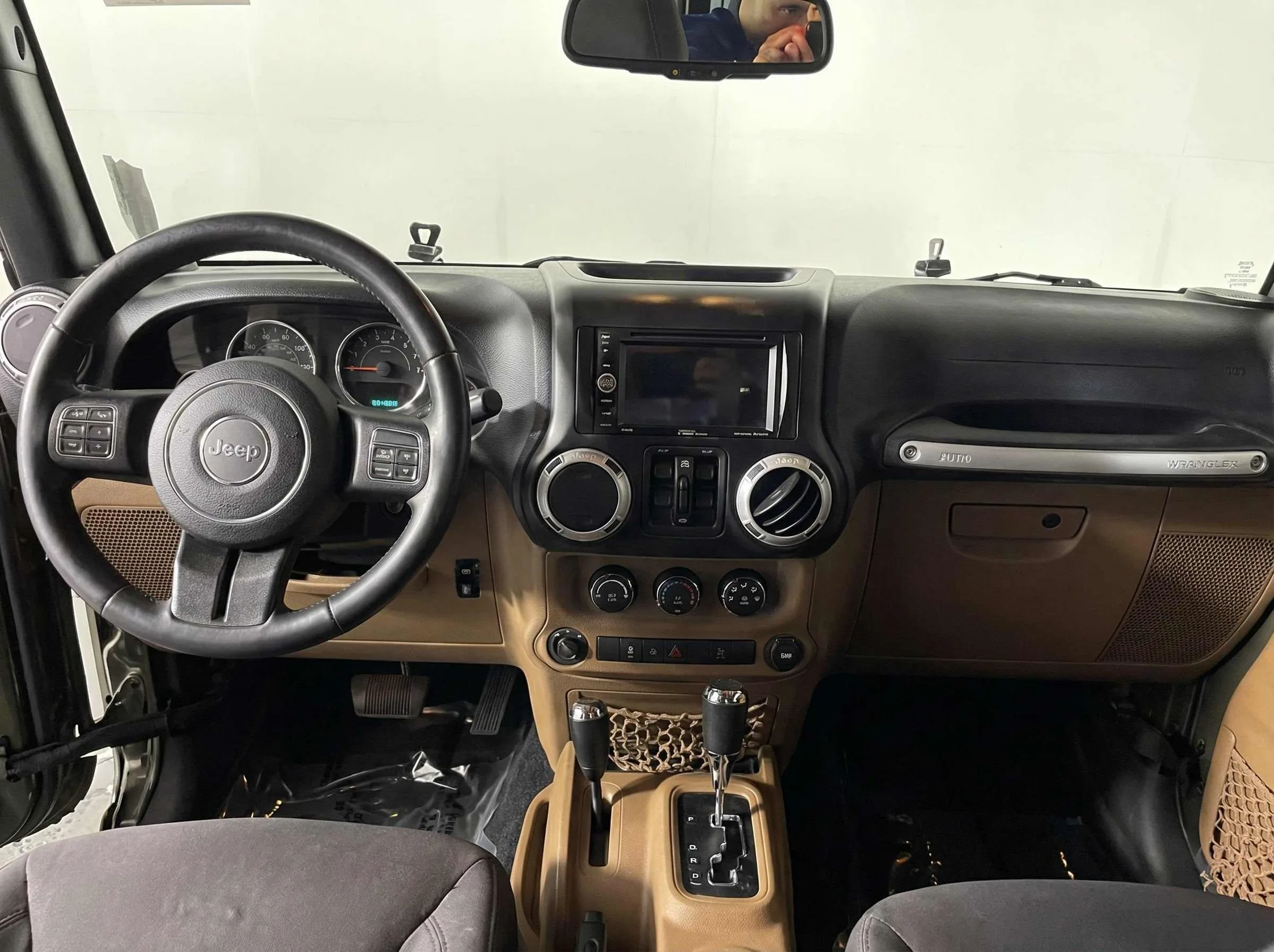 2015 Jeep Wrangler — thumbnail 11