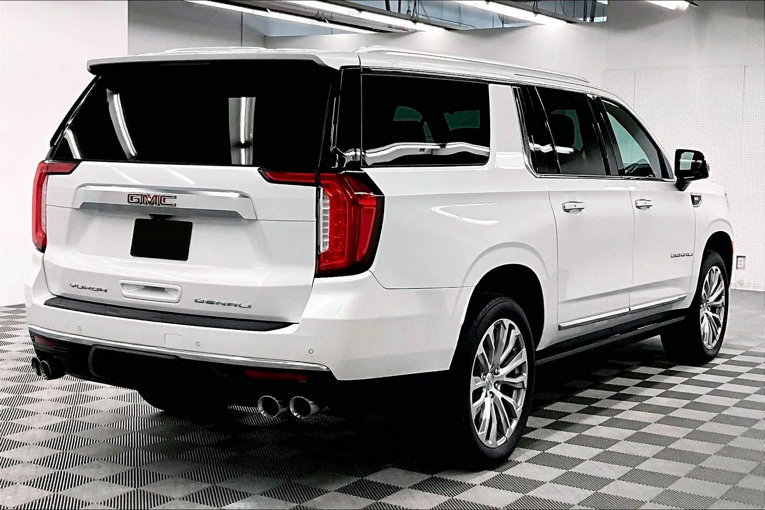 2024 GMC Yukon XL Denali — thumbnail 9
