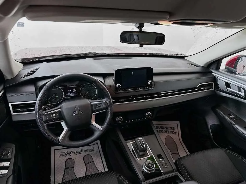 2022 Mitsubishi Outlander — thumbnail 12