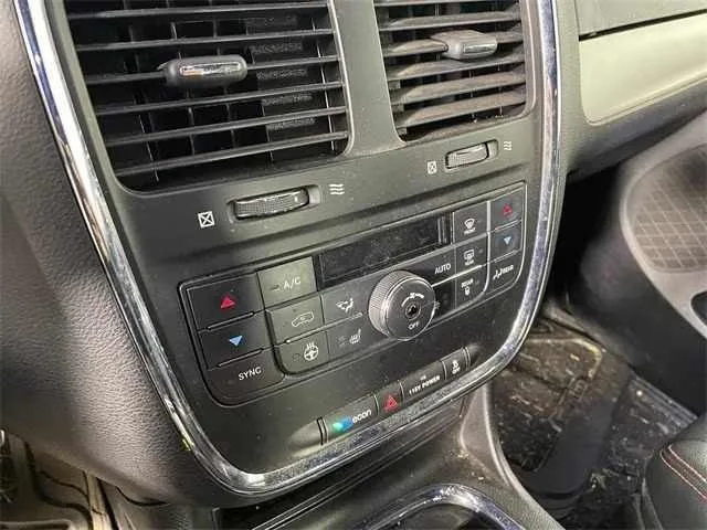 2017 Dodge Grand Caravan GT — thumbnail 12