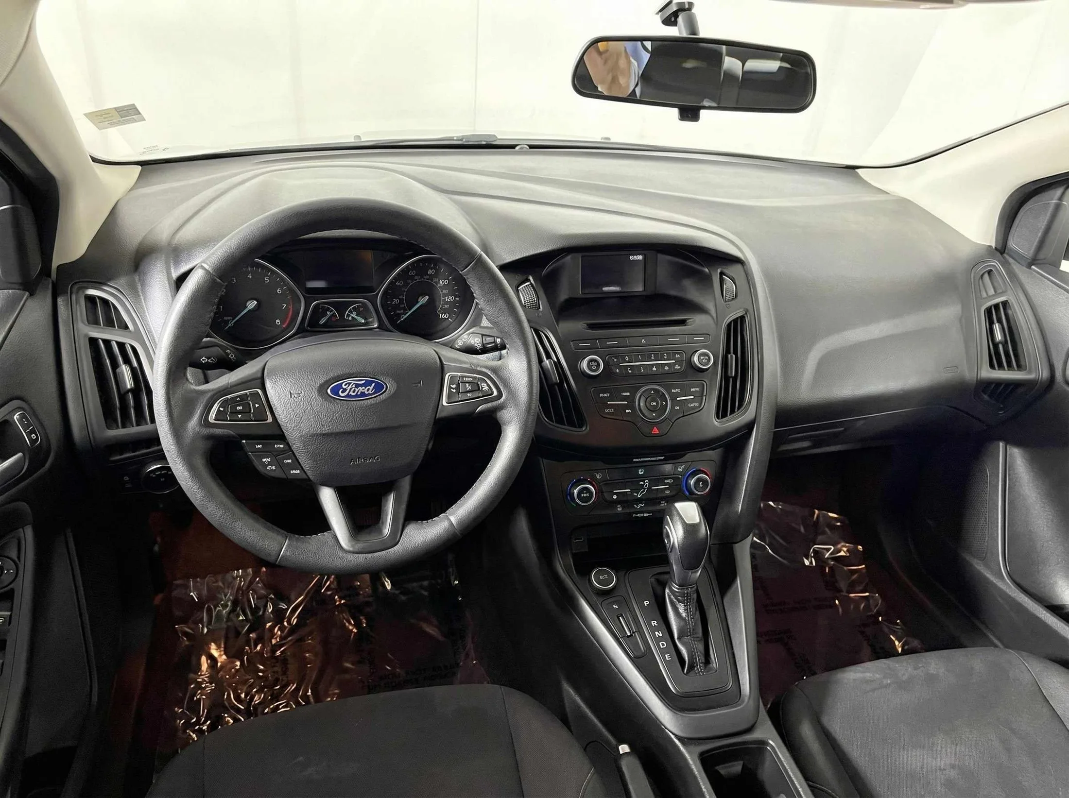 2015 Ford Focus — thumbnail 12