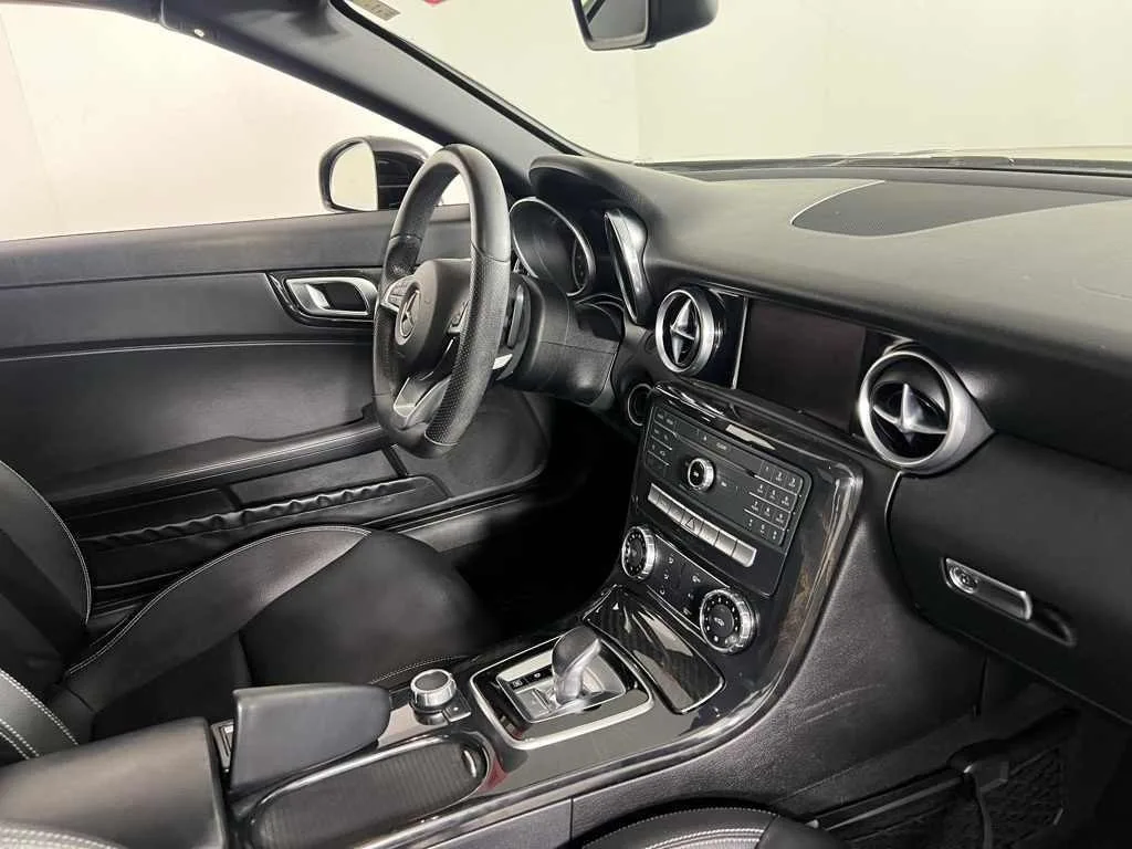 2018 Mercedes-Benz SLC 300 — thumbnail 12
