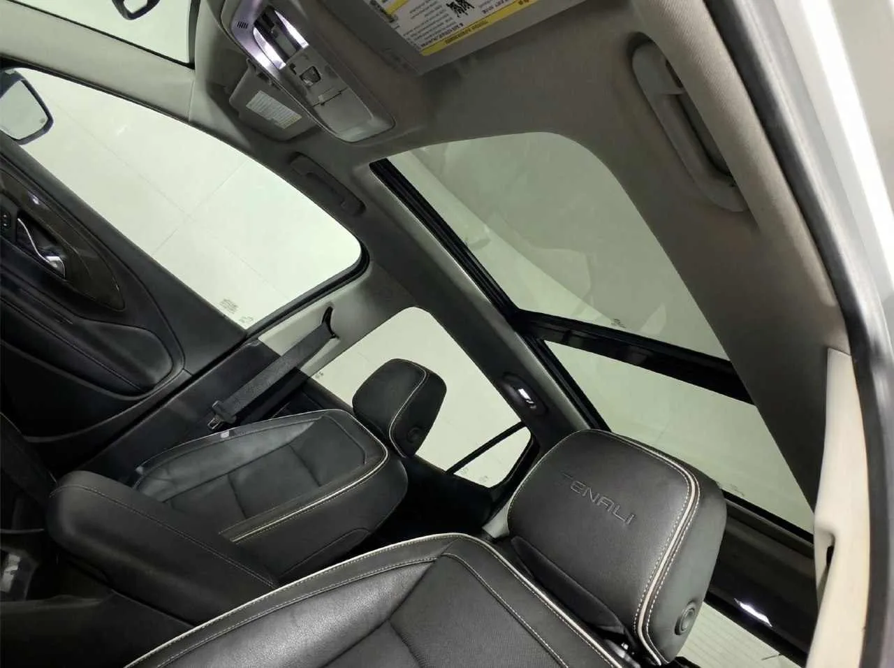 2019 GMC Terrain Denali — thumbnail 13
