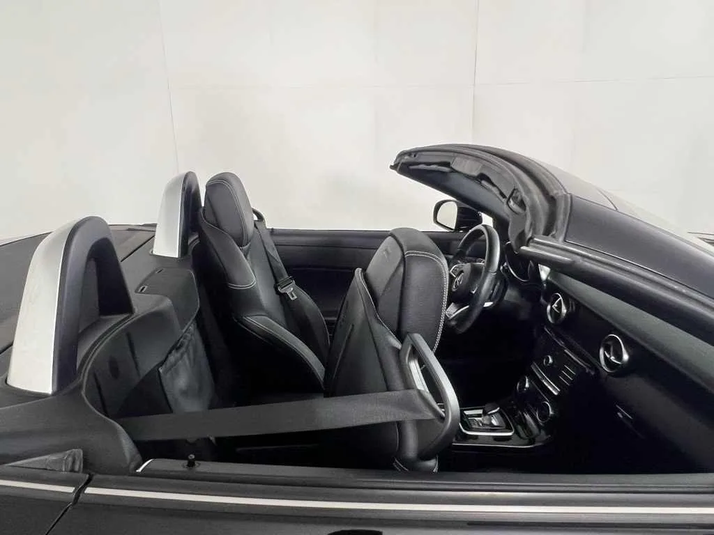 2018 Mercedes-Benz SLC 300 — thumbnail 13