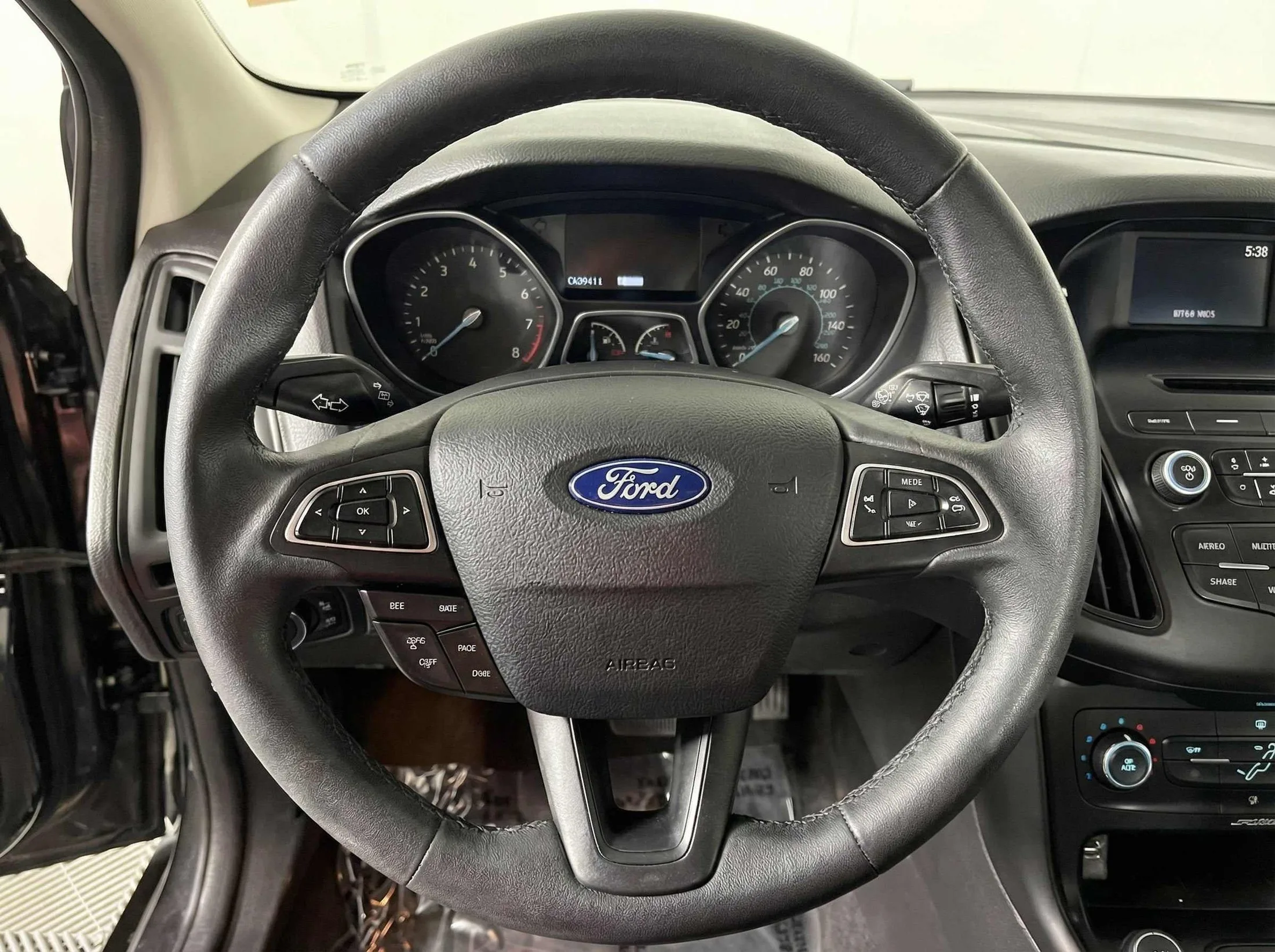2015 Ford Focus — thumbnail 14