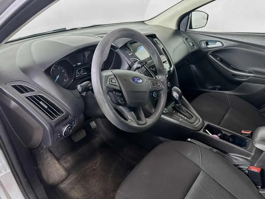 2017 Ford Focus SEL — thumbnail 14