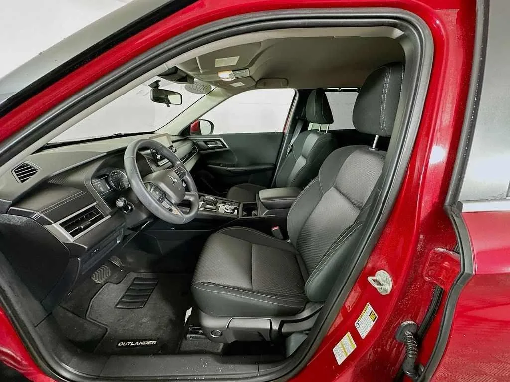 2022 Mitsubishi Outlander — thumbnail 15