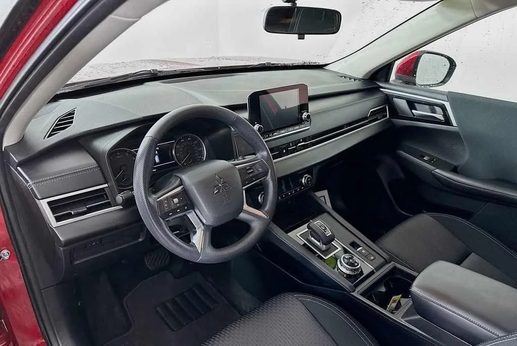 2022 Mitsubishi Outlander — thumbnail 16