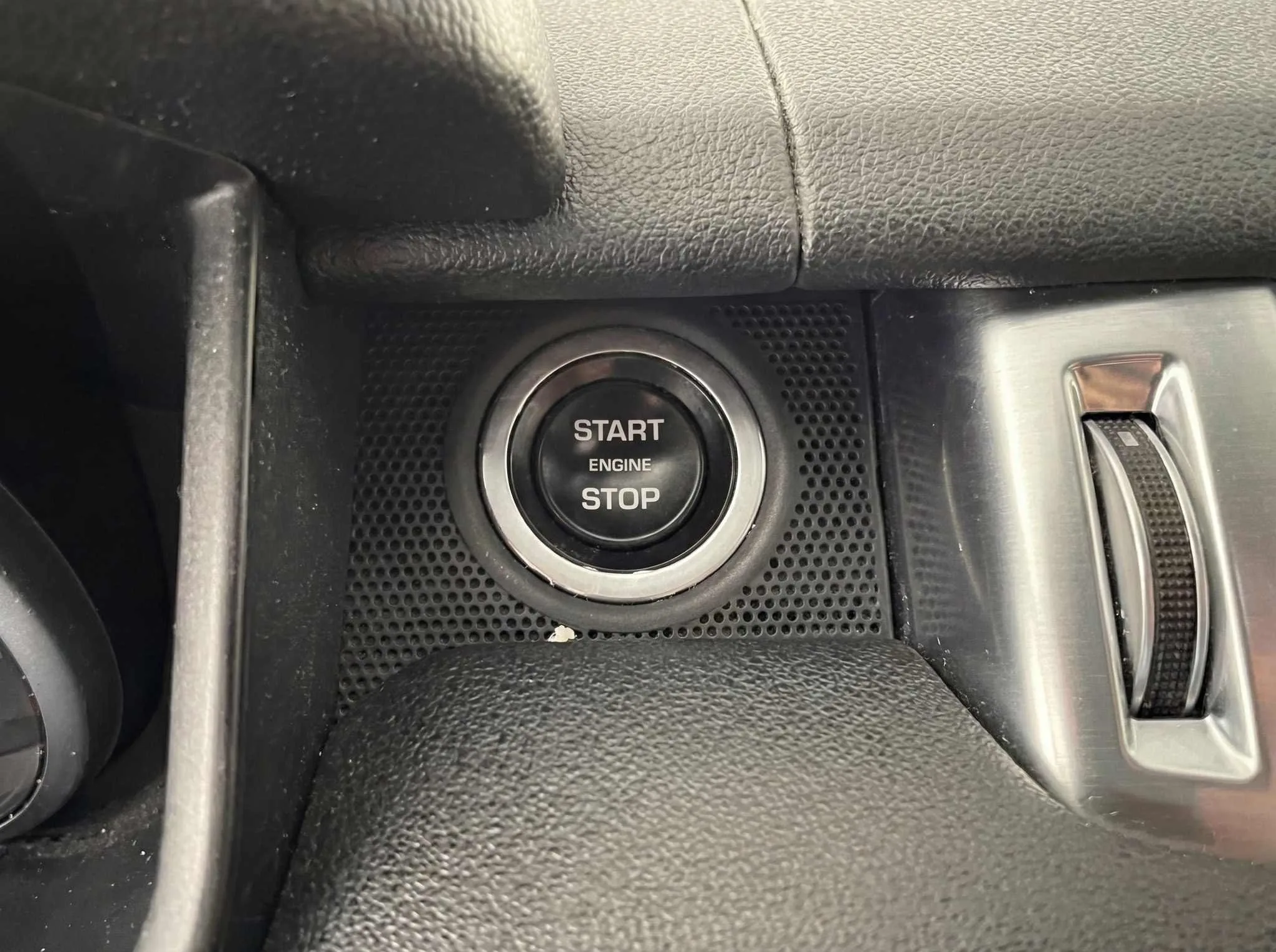 2017 Land Rover Range Rover Sport — thumbnail 16