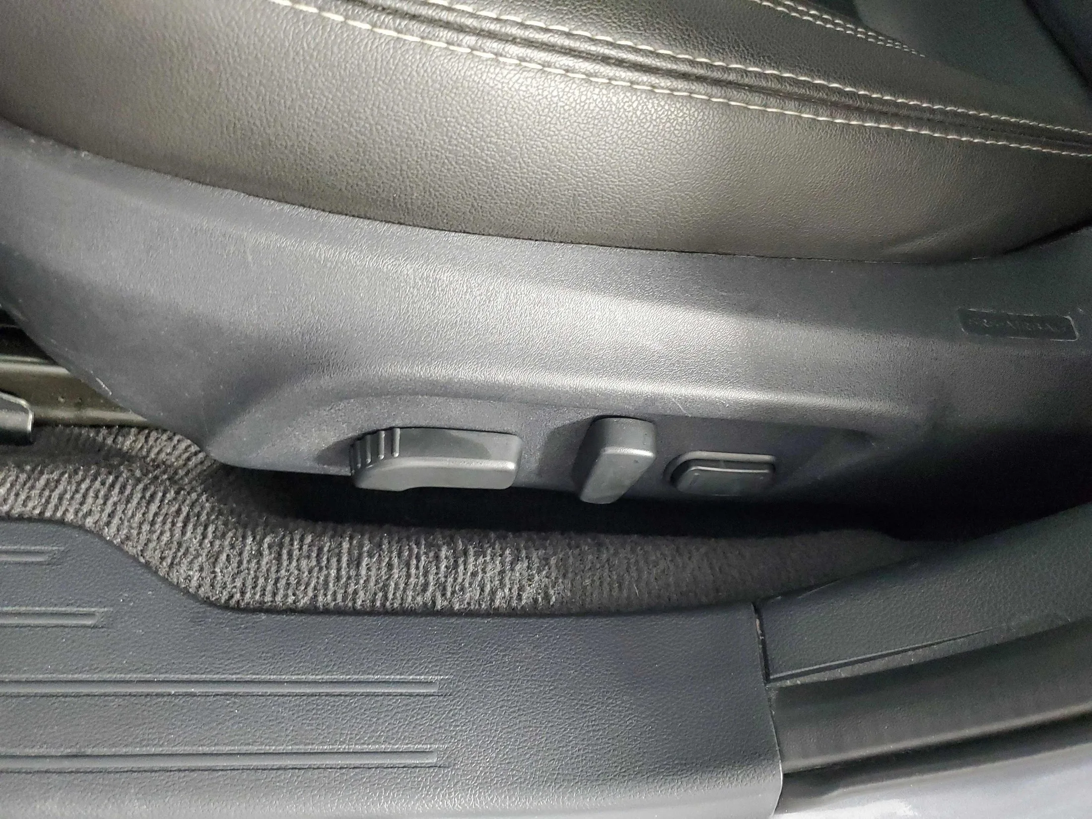 2018 Subaru Outback — thumbnail 17