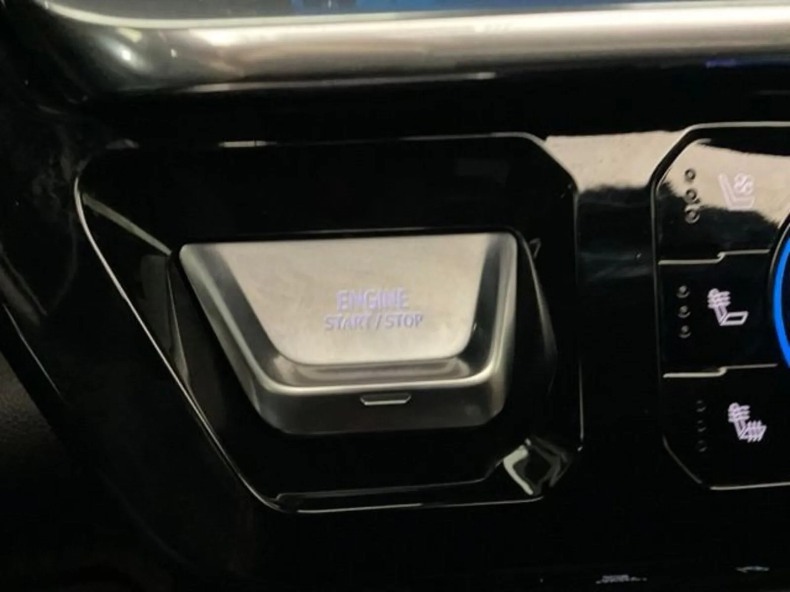 2024 GMC Sierra 2500HD Denali Ultimate — thumbnail 13
