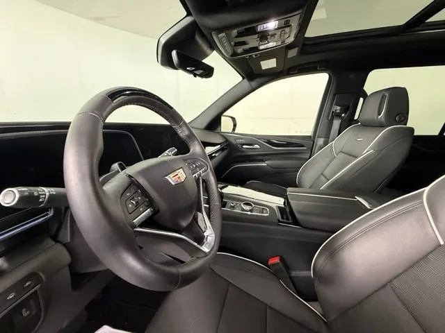 2024 Cadillac Escalade Sport — thumbnail 17
