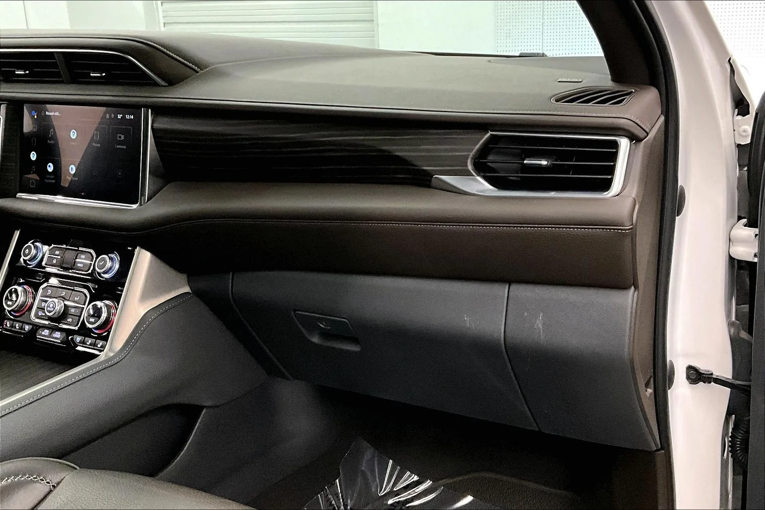 2024 GMC Yukon XL Denali — thumbnail 15