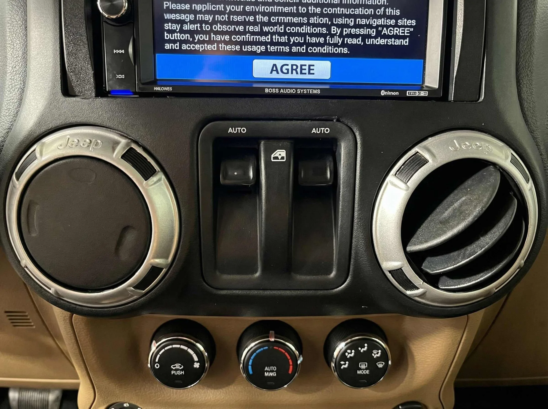 2015 Jeep Wrangler — thumbnail 18