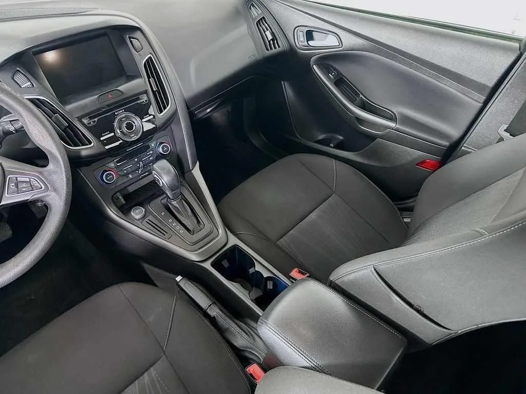 2017 Ford Focus SEL — thumbnail 18