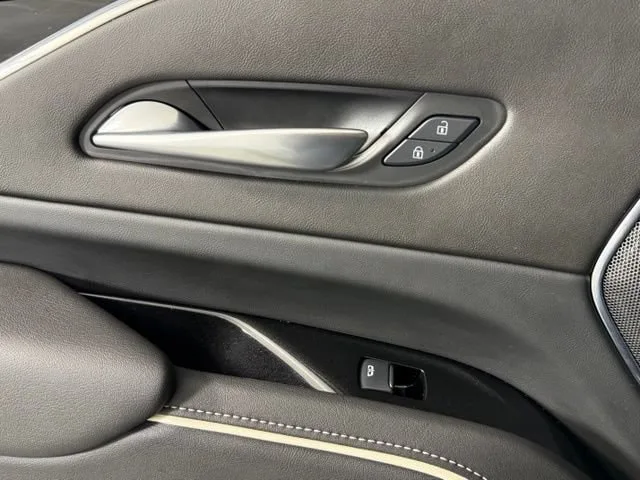 2024 Cadillac Escalade Sport — thumbnail 18