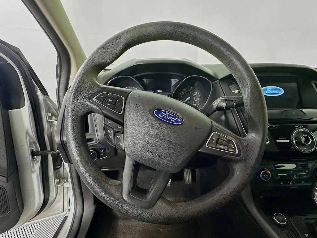 2017 Ford Focus SEL — thumbnail 19