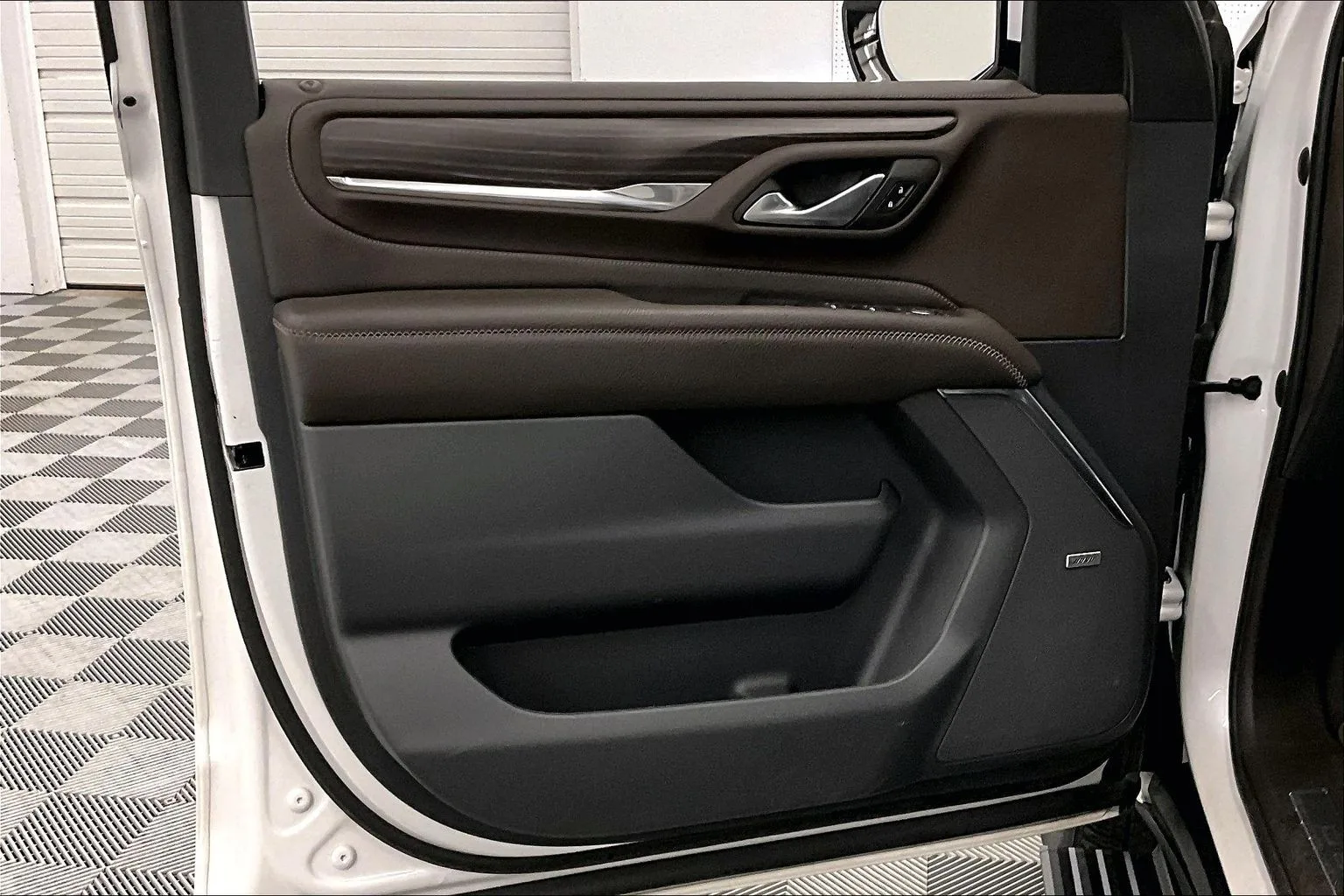 2024 GMC Yukon XL Denali — thumbnail 17