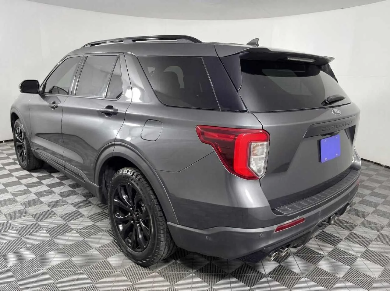 2020 Ford Explorer ST — thumbnail 3