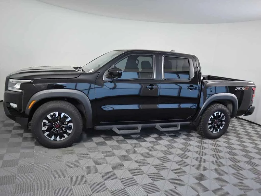 2022 Nissan Frontier — thumbnail 3