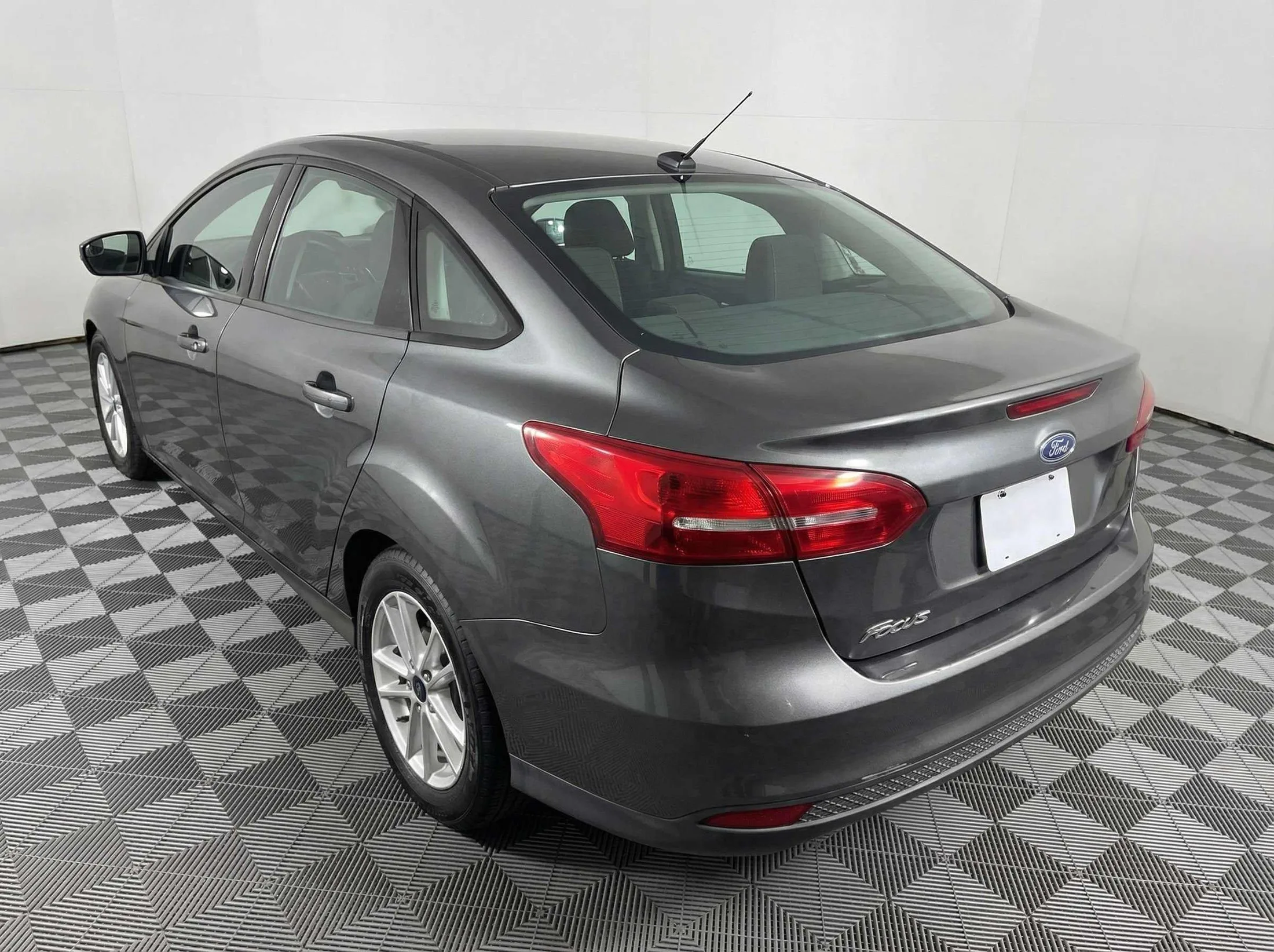 2015 Ford Focus — thumbnail 3
