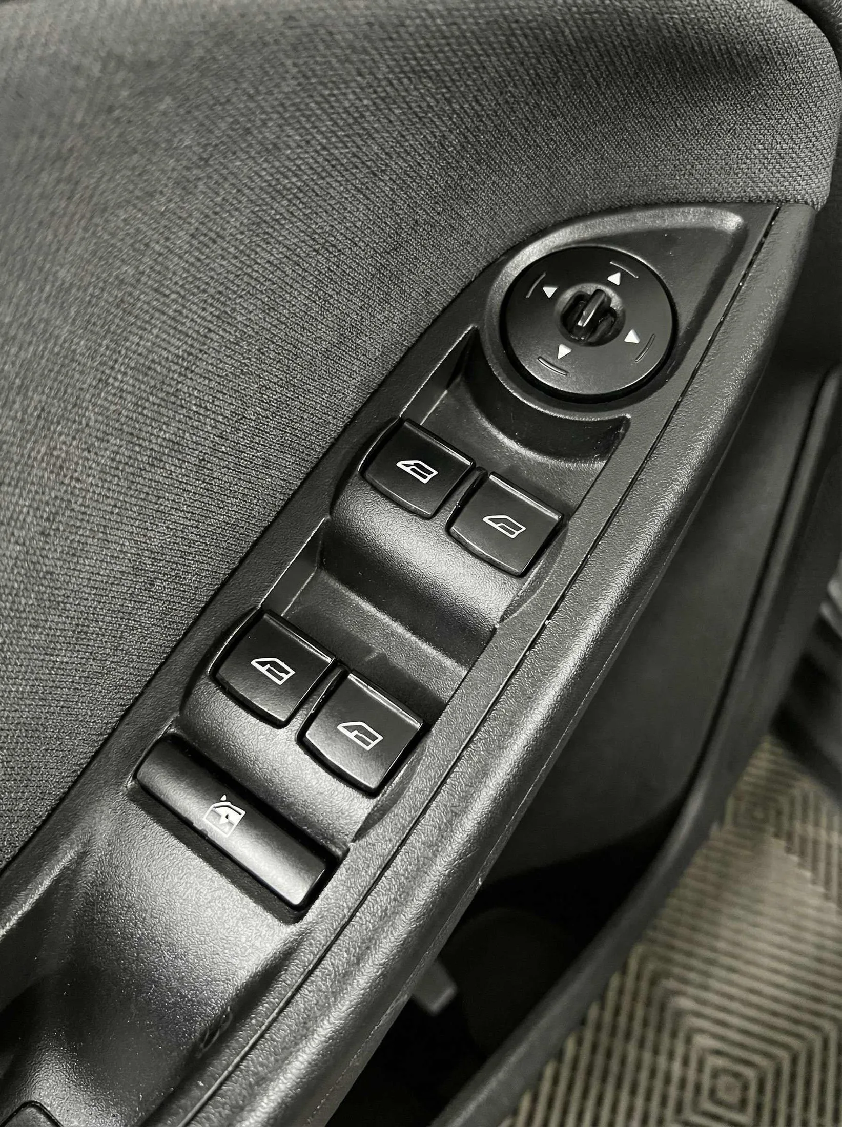 2015 Ford Focus — thumbnail 22