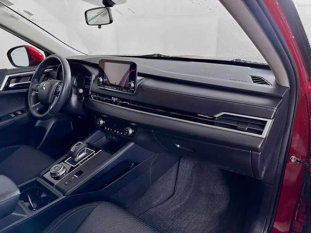 2022 Mitsubishi Outlander — thumbnail 23