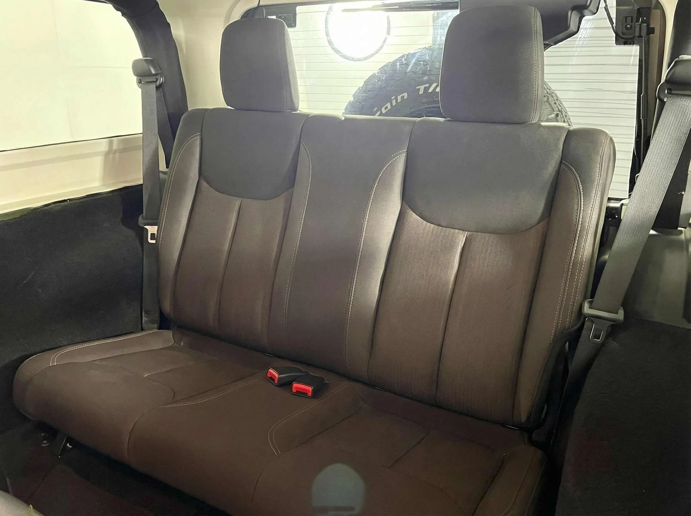 2015 Jeep Wrangler — thumbnail 23