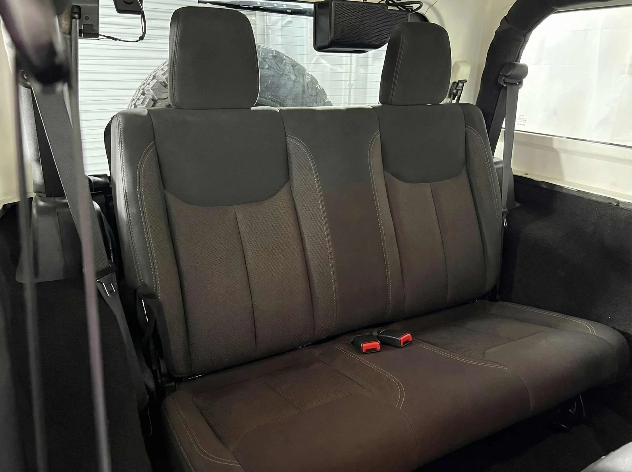 2015 Jeep Wrangler — thumbnail 24