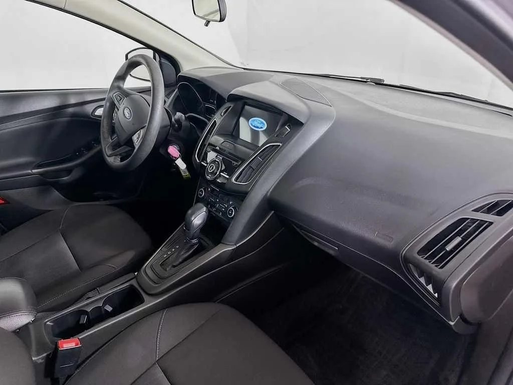 2017 Ford Focus SEL — thumbnail 24