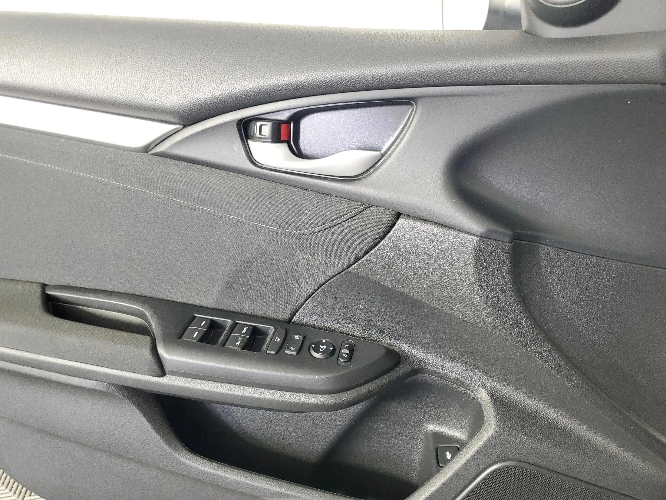 2018 Honda Civic — thumbnail 24