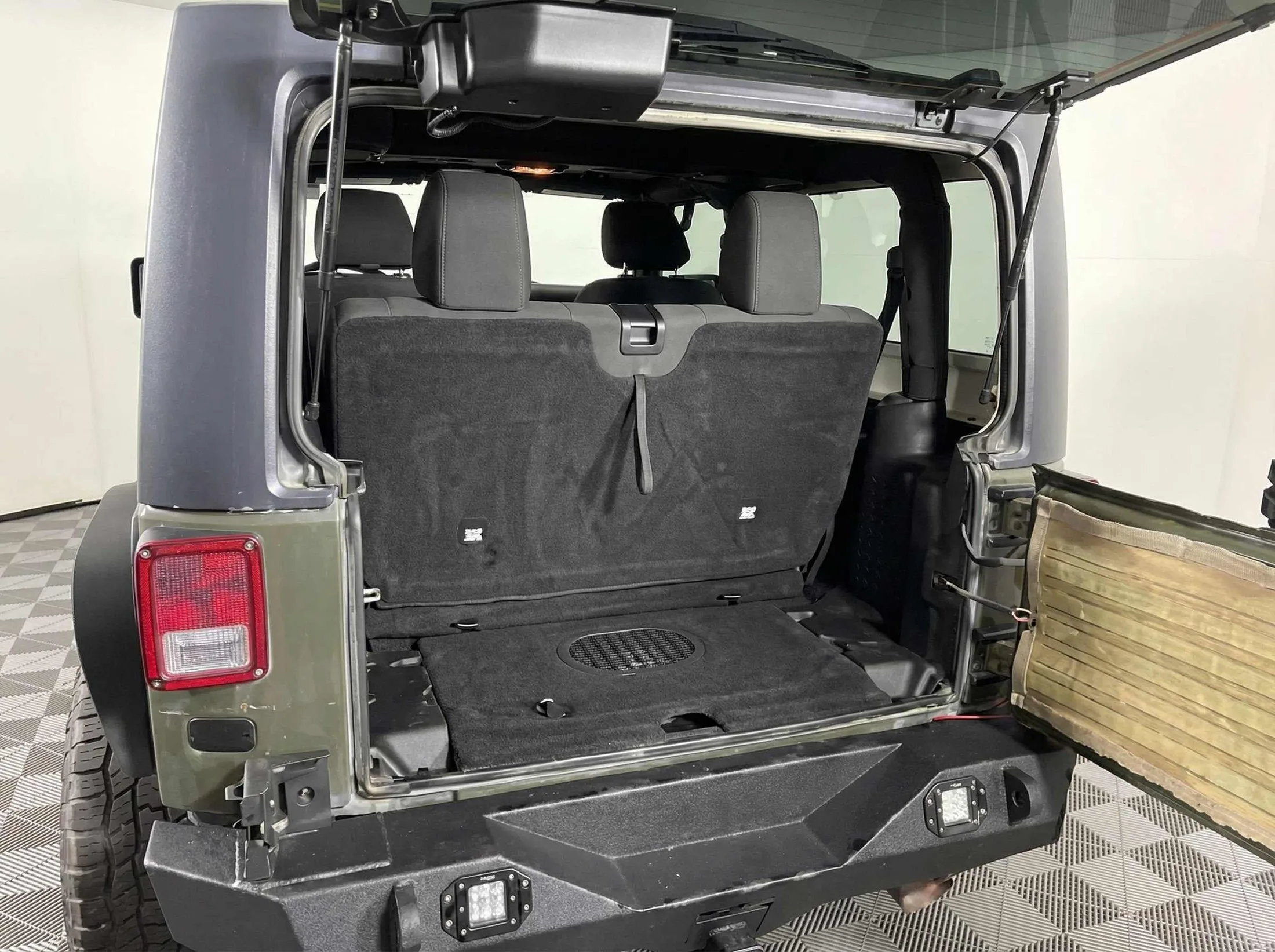 2015 Jeep Wrangler — thumbnail 25