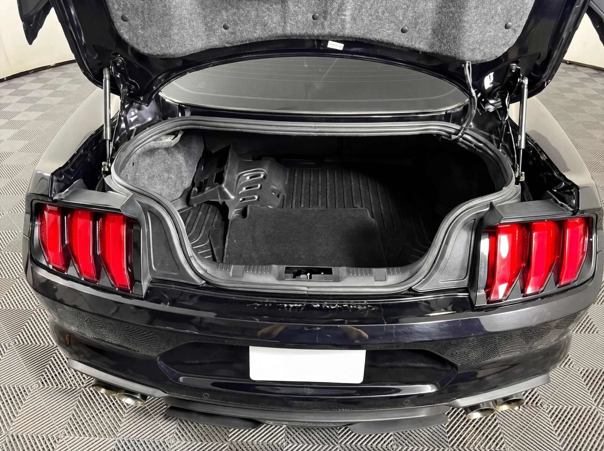 2019 Ford Mustang GT — thumbnail 26