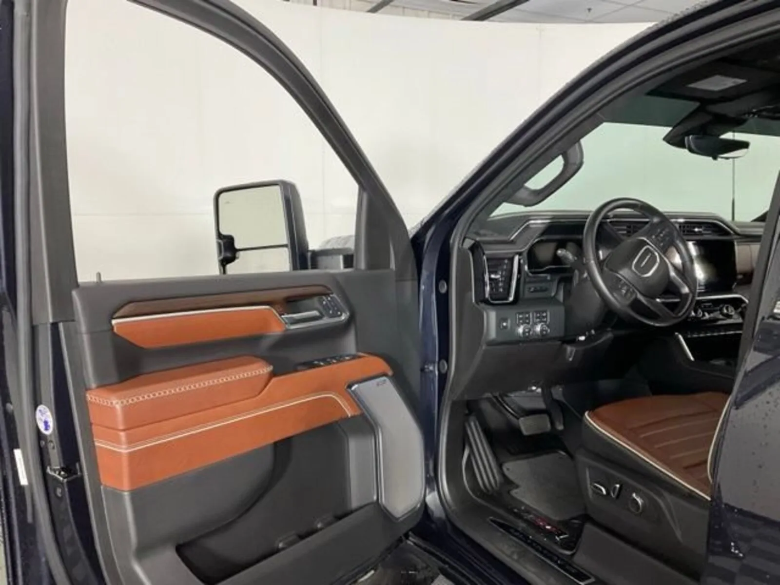 2024 GMC Sierra 2500HD Denali Ultimate — thumbnail 21