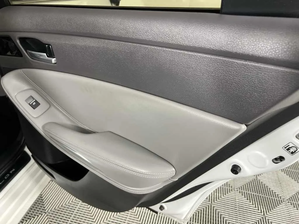 2020 Toyota Avalon XSE — thumbnail 29