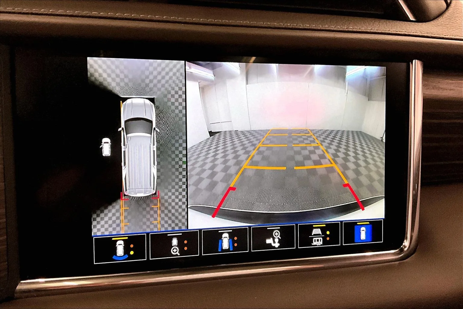 2024 GMC Yukon XL Denali — thumbnail 23