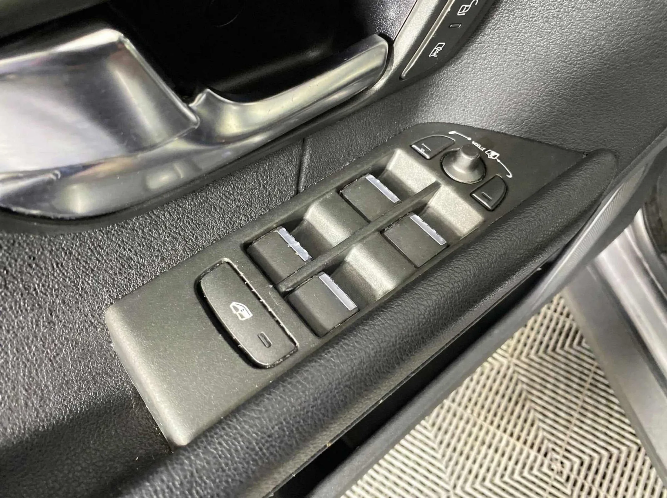 2013 Land Rover Range Rover Evoque — thumbnail 29