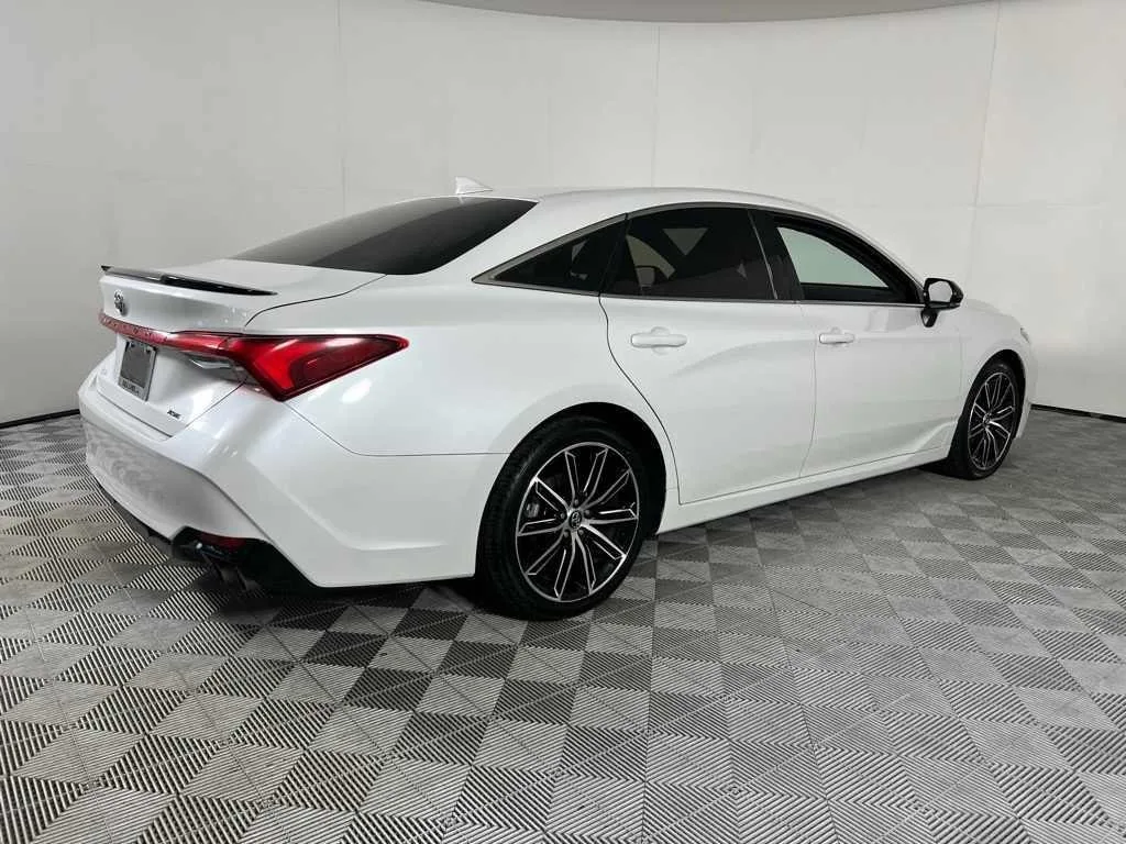 2020 Toyota Avalon XSE — thumbnail 4