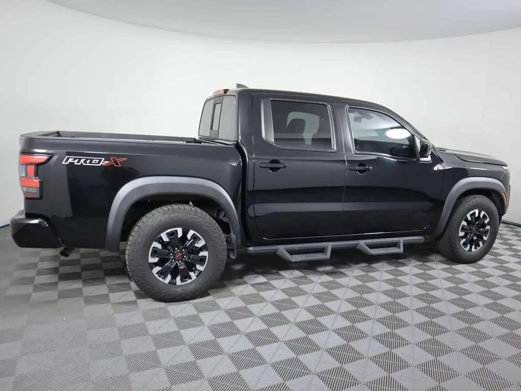 2022 Nissan Frontier — thumbnail 4