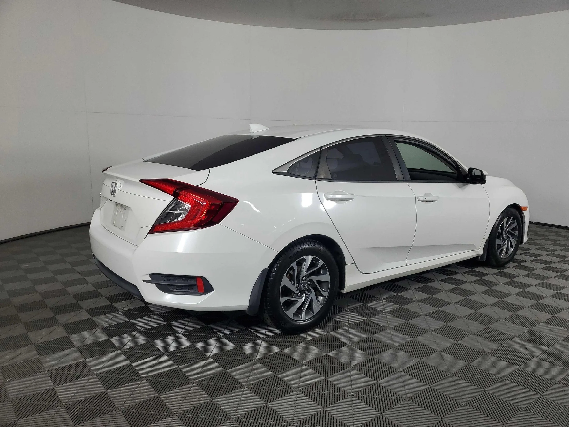 2018 Honda Civic — thumbnail 4