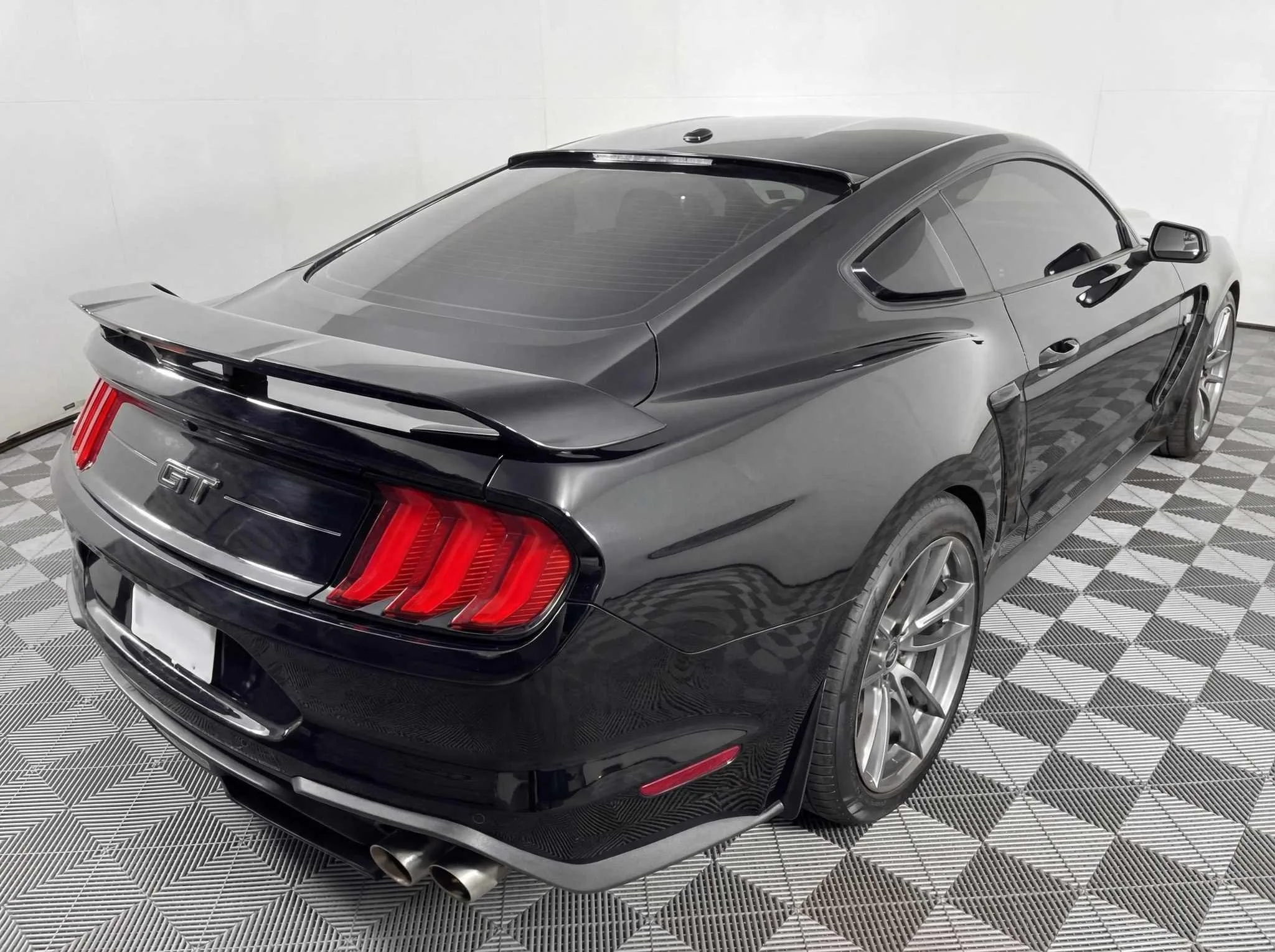 2019 Ford Mustang GT — thumbnail 4