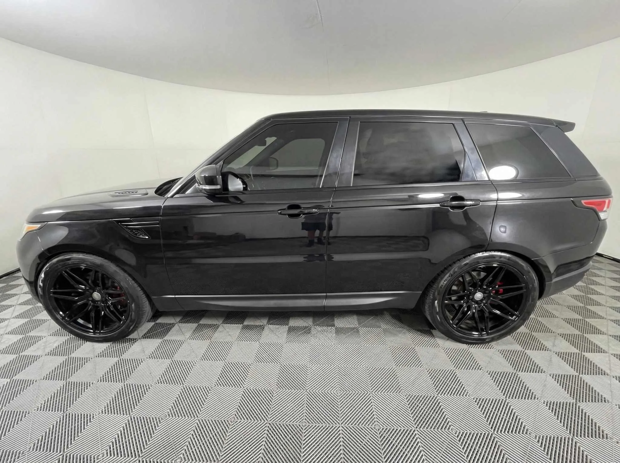 2017 Land Rover Range Rover Sport — thumbnail 5