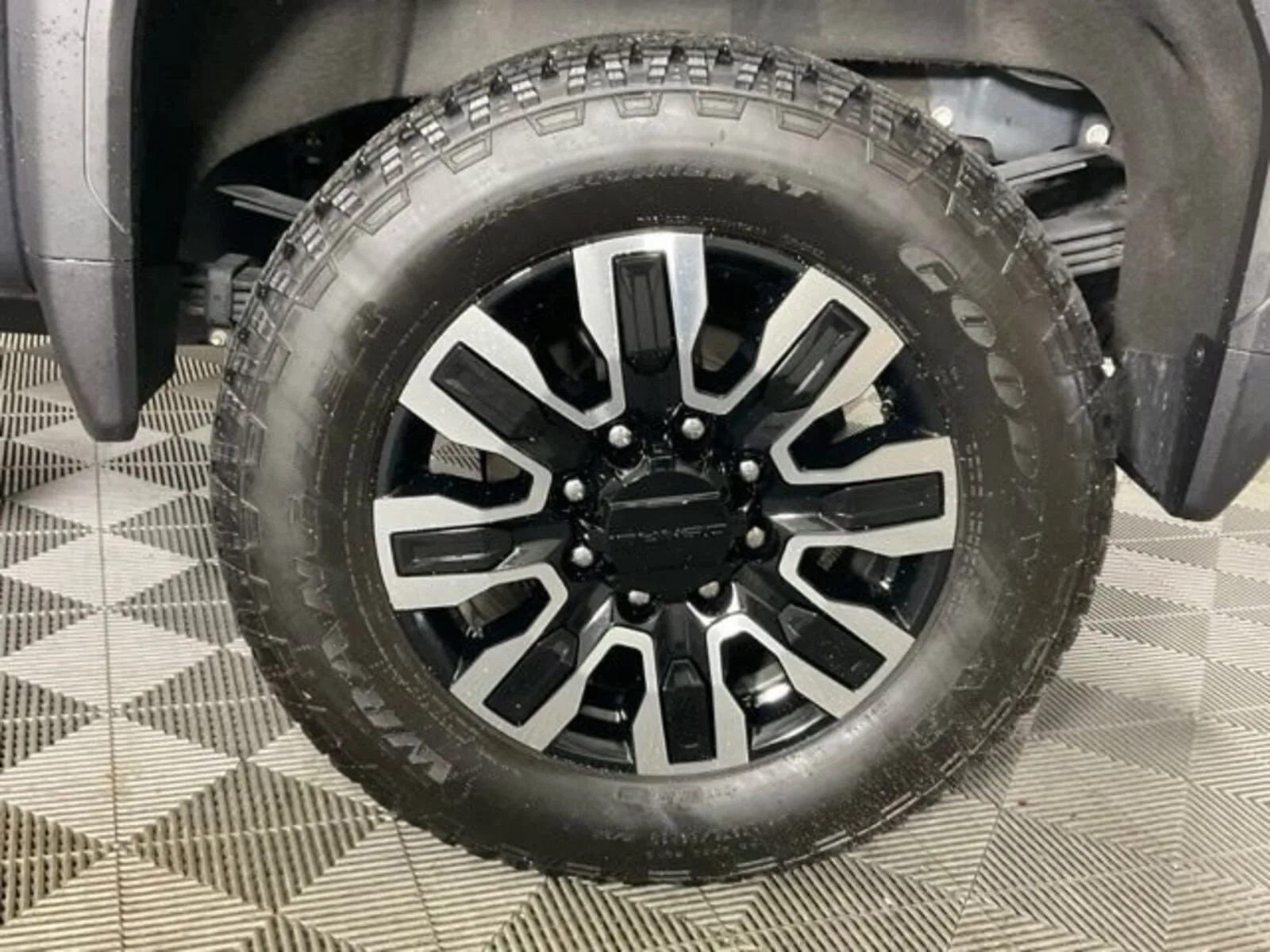 2024 GMC Sierra 2500HD Denali Ultimate — thumbnail 35
