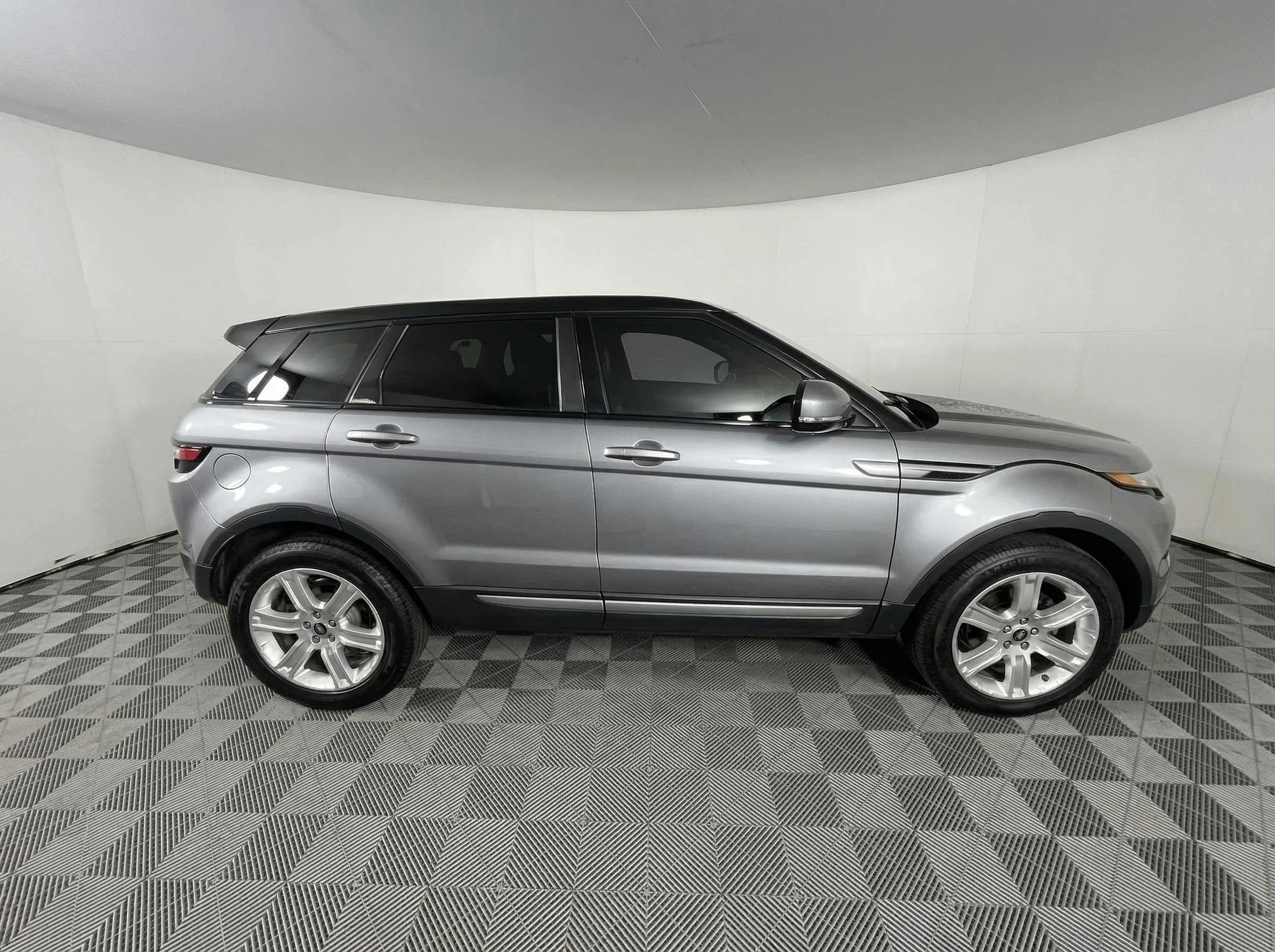 2013 Land Rover Range Rover Evoque — thumbnail 6